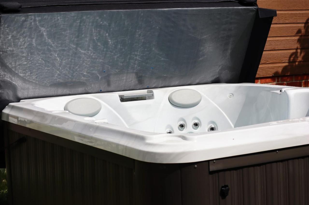 Fern Lodge With Hot Tub Stonham Aspall Exterior foto